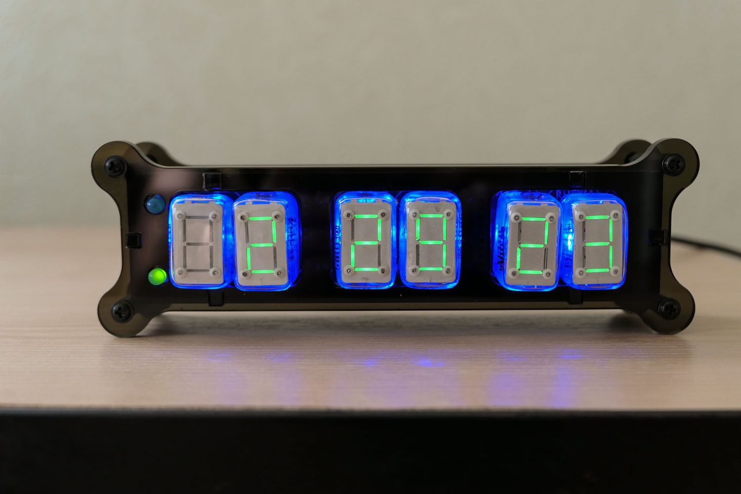 Wi-Fi Thyratron desk clock with ITS1-A tubes in acrylic case